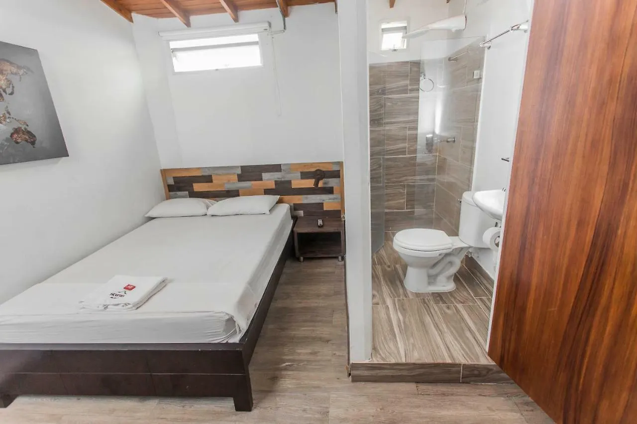 Montanita Hostel Medellin 0*,  Colombia